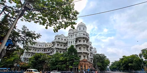 Walks around Esplanade East - with breakfast at Heritage Court Cafe 