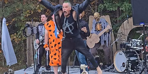 Halloween @ Camp McFender \ud83c\udf83 \ud83d\udeb2 \ud83d\udc2e 