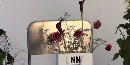 NeuroNest Flower Arrangement