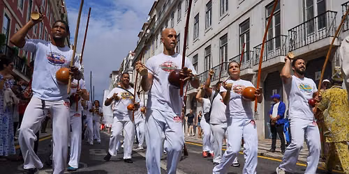 Festividade \u2022 Desfile pela paz e Lavagem de Santo Ant\u00f3nio