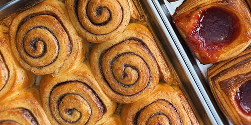 Lunara Bakery at the Toledo Downtown Farmers Market