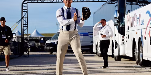 Parking Chicago Cubs at Cincinnati Reds