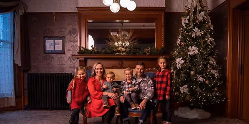 Christmas Minis at the St. Clair Manor