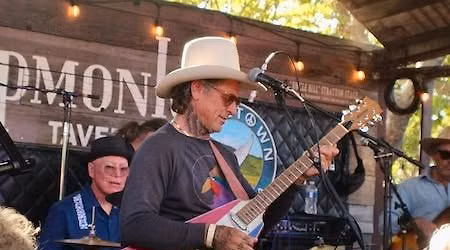 Eric Lindell