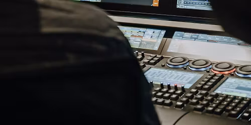 Demo Evening: ModemuX Stage Manager Academy - Light & Video Essentials