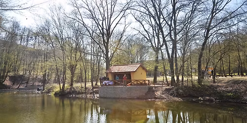 Toj\u00e1skeres\u0151 t\u00fara nemcsak feln\u0151tteknek. Pilismar\u00f3t Mikl\u00f3s-de\u00e1k-v\u00f6lgyi tavak.