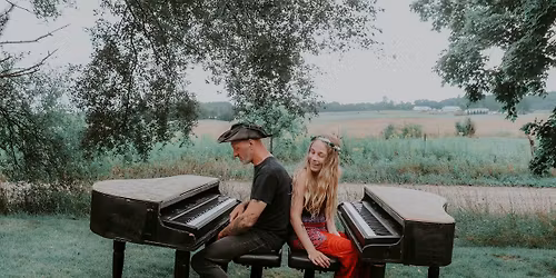 Dueling Piano with Twilight Tunes