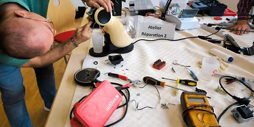 Repair'caf\u00e9
