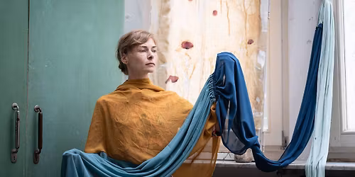 Mikro-teatro & bazmek entertaiment: Co je v byt\u00ed, nelze odejmouti \/ divadlo + debata