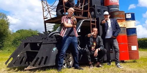 Skimmity Hitchers at the Chantry Centre