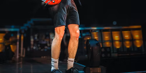 WE SALUTE YOU World\u00b4s Biggest Tribute to AC\/DC featuring Grant Foster (London\/UK) & Special Guests