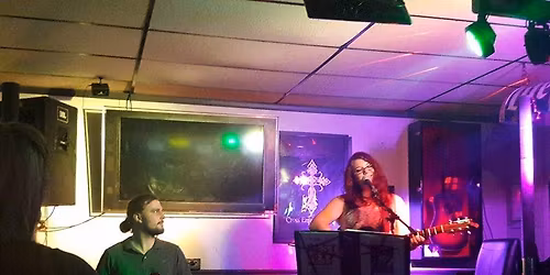 Folking up Stepchild Lounge