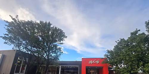 FAMILY CRUISES AND MELBOURNE'S STREET MEETS AT CRANBOURNE MCDONALD'S FOR MC HAPPY DAY 