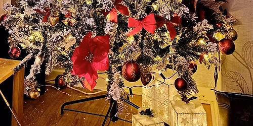 christmas at the cafe