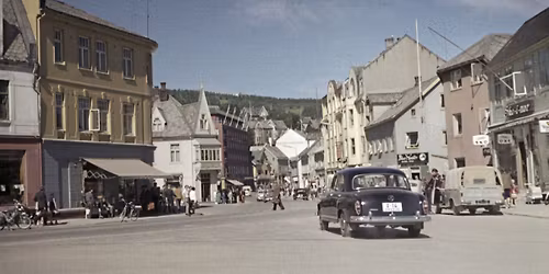 Byvandring: Mellom torg og tidevann \/\/ Festspillene i Nord-Norge