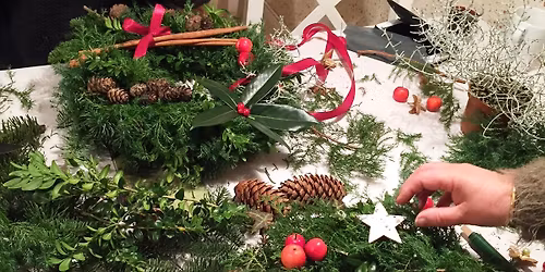 Kransdekorering och adventsmys