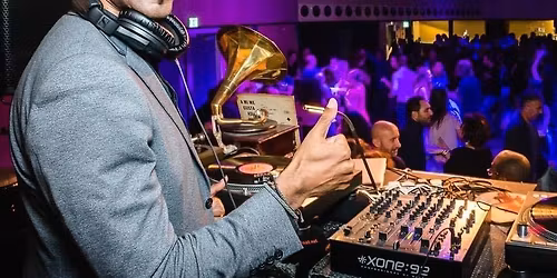 Salsa Caliente Party night 14 November with dedicated Kiz room