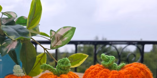 Crochet and Cakes - make your own mini pumpkin