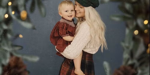 Christmas Mini Session 25