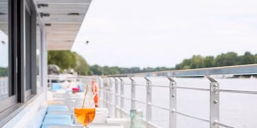 Berlin: 2-st\u00fcndige gr\u00fcne Spreefahrt mit dem Solarkatamaran