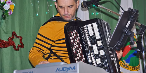 Baile de Ver\u00e3o com o Acordeonista H\u00e9lder Pereira