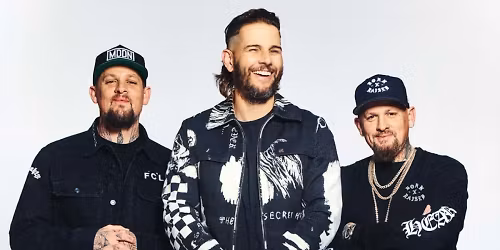 Avenged Sevenfold and Good Charlotte at Talking Stick Resort Amphitheatre