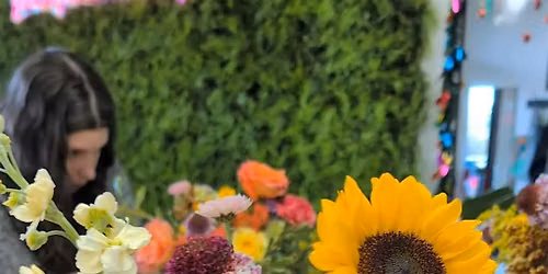 Sunflower Season - Flower Arranging Class