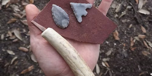 Flint Knapping Arrowheads @ The Garlic Farm