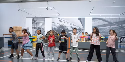 TANZP\u00c4DAGOGISCHER WORKSHOP F\u00dcR GRUNDSCHULEN - Stoffbewegung-Bewegungsstoff