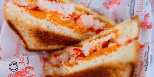 Cousins Maine Lobster at 21216 NW Fwy. Building