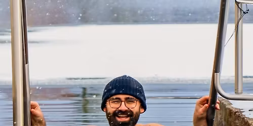 Eisbaden im Waldstrandbad