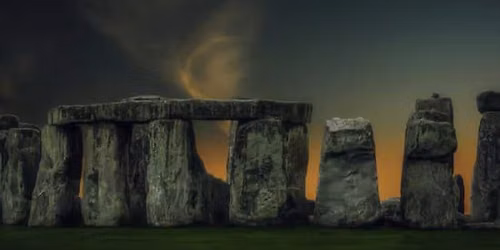 Day Trip from London to Stonehenge and Bath