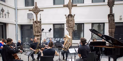 現代音楽アンサンブル《Synaesthesis》演奏会 雅楽との共演 ― 東西の融合 ―（日本初演） — Higashi Honganji Temple