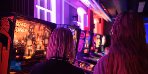 Atomic Caf\u00e9 spelfestival