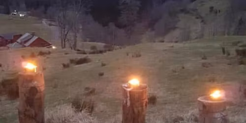 Det lyser i stille grender