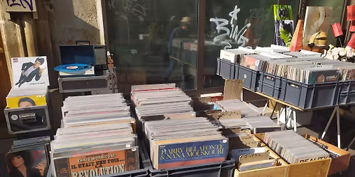 Vente de vinyles \u00e0 Vin-ti\u00e8me 7 rue Sorbier Paris 20