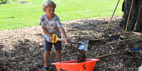 little gardeners' day - Down in the Dirt