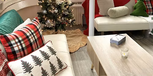 Seattle: Holiday Happy Hour Cruise