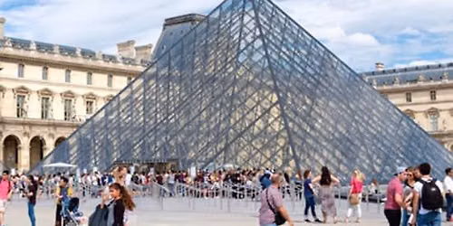 Vivez une exp\u00e9rience inoubliable avec une enqu\u00eate grandeur nature anim\u00e9e par deux com\u00e9diens, dans le quartier du Louvre !