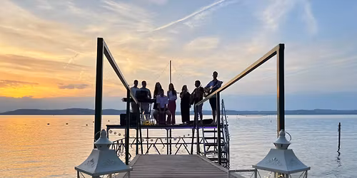 Kik\u00f6t\u0150 - dics\u0151\u00edt\u0151 fesztiv\u00e1l