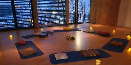 Singen im Pavillon mit Ilze und Freund*innen