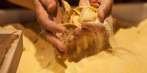 MANI IN PASTA - RAVIOLI