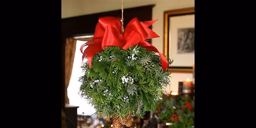 DIY Christmas Kissing Ball