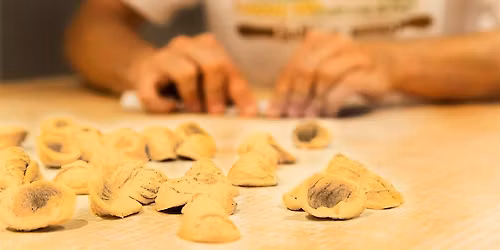 MANI IN PASTA - ORECCHIETTE