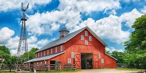 Happy Hikers: Farm Exploration at Slate Run Farm!