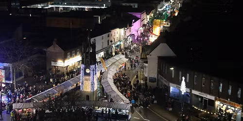 Kenilworth Warwick Road Christmas Lights Switch On