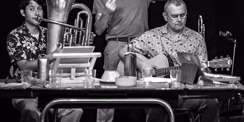 Qu'il est loin mon pays