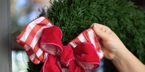 Bow & Tree Decorating Session \u2014 Kerstmarkt Weekend