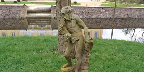 Freizeittour: Wanderung in den Fr\u00fchling zum Schloss in Wachau.