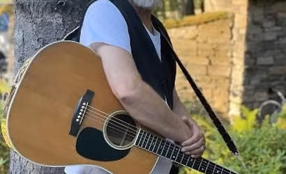 Thursday Live Music- Bobby Turner